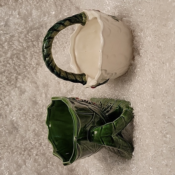 Vintage Christmas Ceramic Sleigh and Basket - Picture 3 of 16